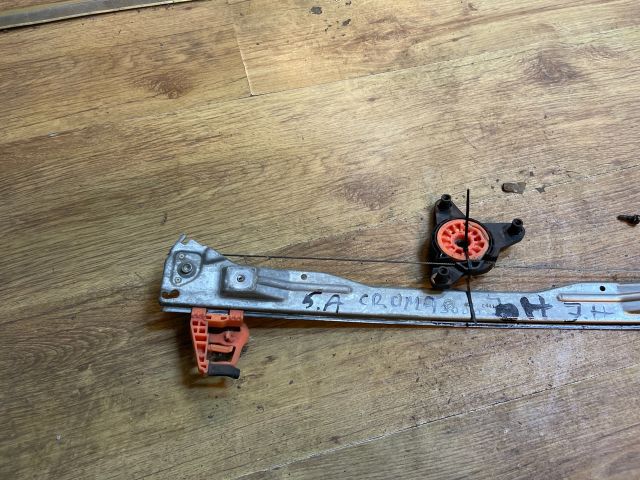 bontott FIAT CROMA Jobb hátsó Ablakemelő Szerkezet (Elektromos)