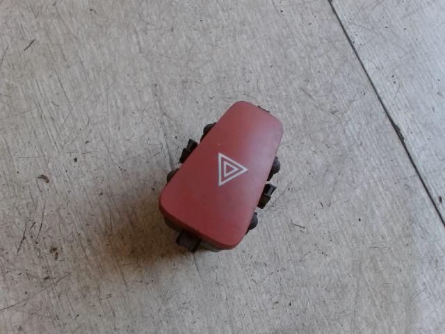bontott FIAT CROMA Vészvillogó Kapcsoló