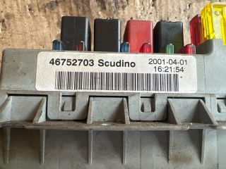 bontott FIAT DOBLO Biztosítéktábla Motortér