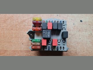 bontott FIAT DOBLO Biztosítéktábla Motortér