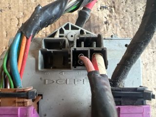 bontott FIAT DOBLO Biztosítéktábla Motortér