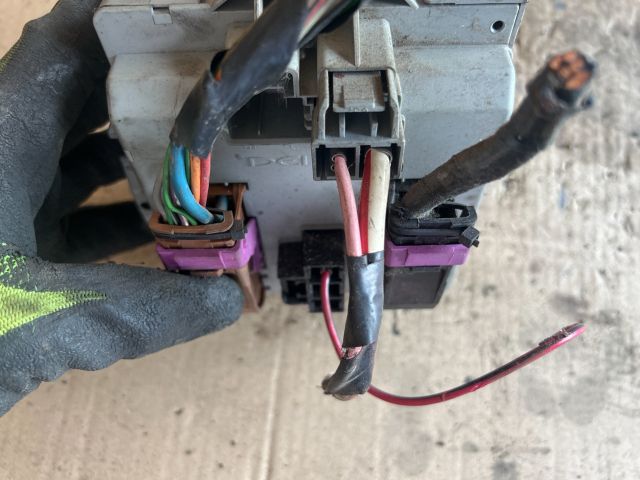 bontott FIAT DOBLO Biztosítéktábla Motortér