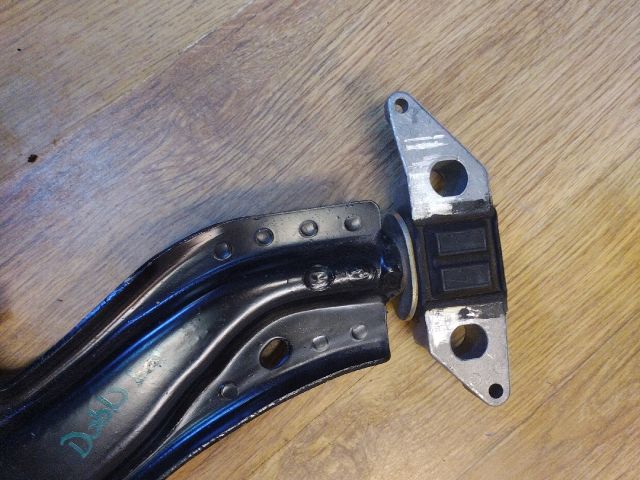 bontott FIAT DOBLO Bal első Lengőkar