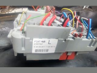 bontott FIAT DOBLO Biztosítéktábla Motortér