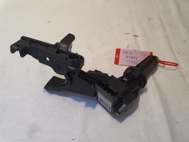 bontott FIAT DOBLO Gyújtáskapcsoló Házzal