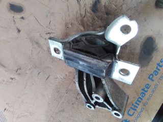 bontott FIAT DOBLO Motor Tartó Bak Bal