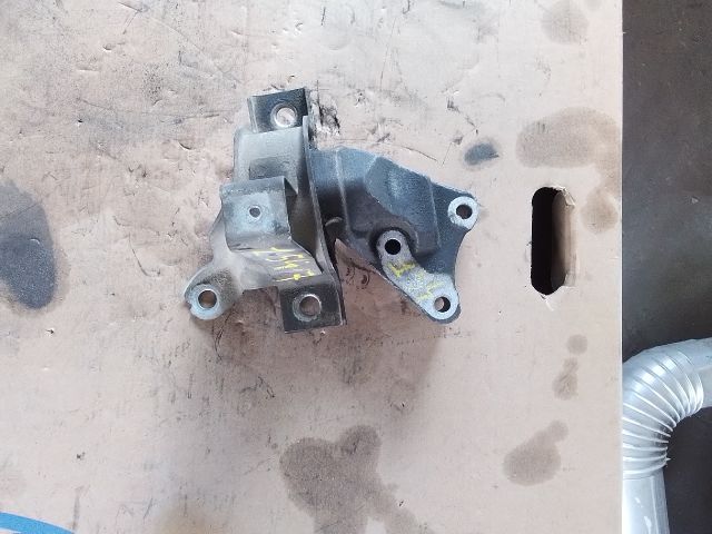 bontott FIAT DOBLO Motor Tartó Bak Bal