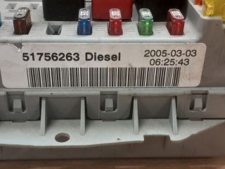 bontott FIAT DOBLO Biztosítéktábla Motortér