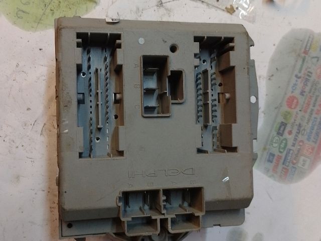 bontott FIAT DOBLO Biztosítéktábla Motortér