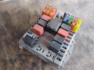 bontott FIAT DOBLO Biztosítéktábla Motortér