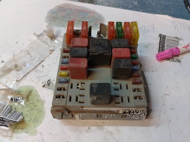 bontott FIAT DOBLO Biztosítéktábla Motortér