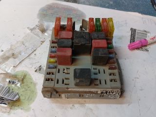 bontott FIAT DOBLO Biztosítéktábla Motortér