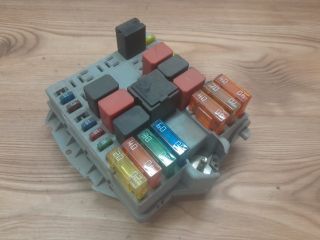 bontott FIAT DOBLO Biztosítéktábla Motortér