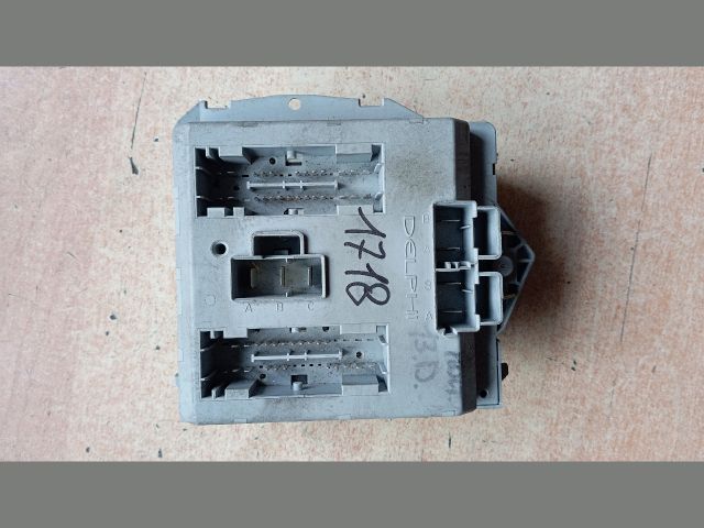 bontott FIAT DOBLO Biztosítéktábla Motortér