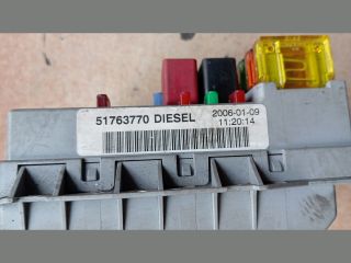 bontott FIAT DOBLO Biztosítéktábla Motortér