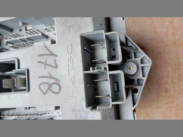 bontott FIAT DOBLO Biztosítéktábla Motortér