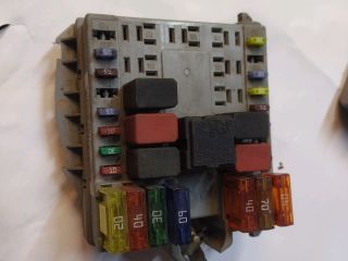 bontott FIAT DOBLO Biztosítéktábla Motortér