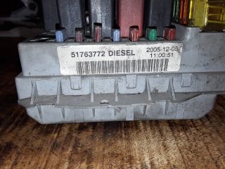 bontott FIAT DOBLO Biztosítéktábla Motortér