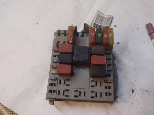 bontott FIAT DOBLO Biztosítéktábla Motortér