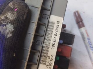 bontott FIAT DOBLO Biztosítéktábla Motortér