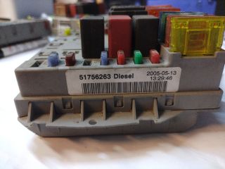 bontott FIAT DOBLO Biztosítéktábla Motortér