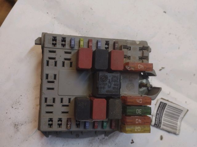 bontott FIAT DOBLO Biztosítéktábla Motortér