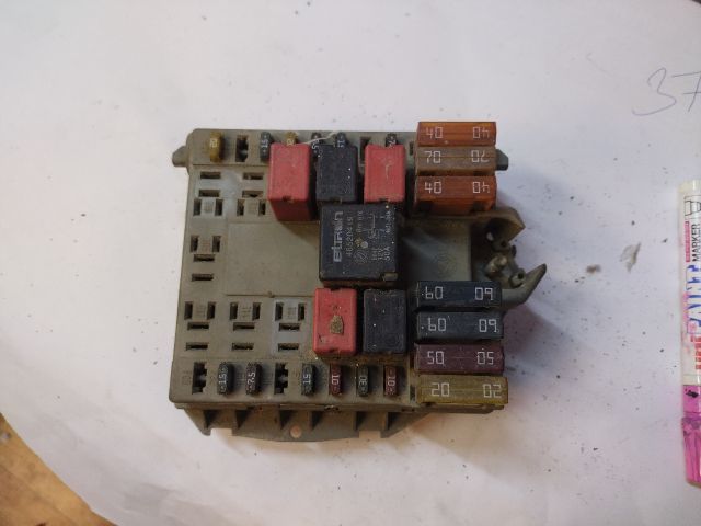 bontott FIAT DOBLO Biztosítéktábla Motortér