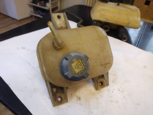 bontott FIAT DOBLO Kiegyenlítő Tartály