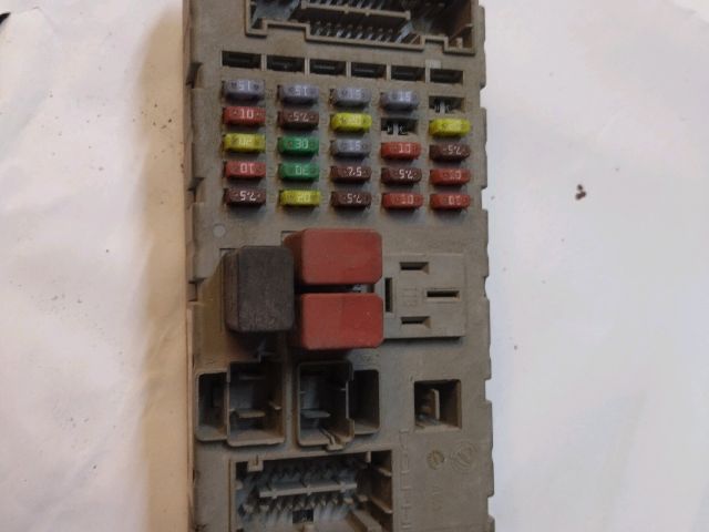 bontott FIAT DOBLO Biztosítéktábla Motortér