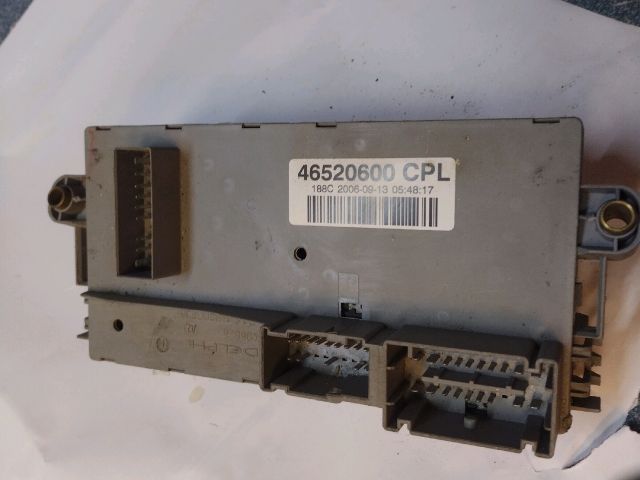 bontott FIAT DOBLO Biztosítéktábla Motortér