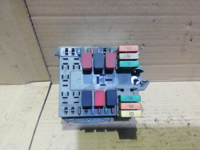 bontott FIAT DOBLO Biztosítéktábla Motortér