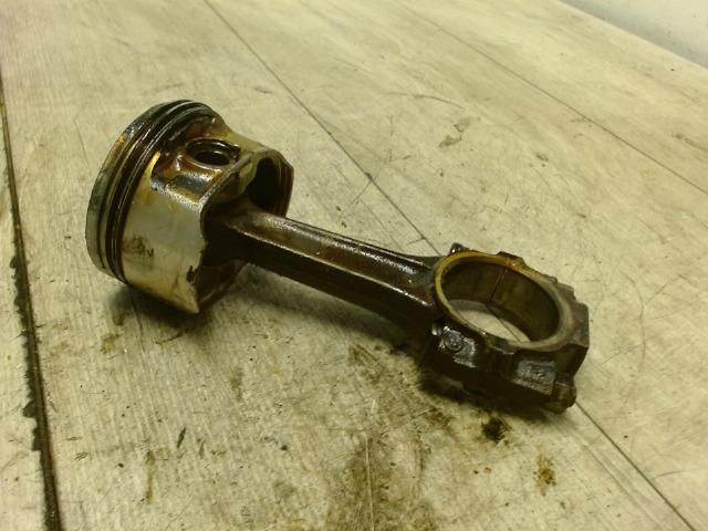 bontott FIAT DOBLO Dugattyú és Hajtókar