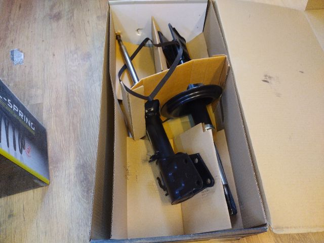 bontott FIAT DOBLO Első Lengéscsillapító Pár