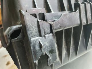 bontott FIAT DOBLO Légszűrő Ház