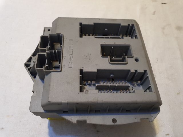 bontott FIAT DOBLO Biztosítéktábla Motortér