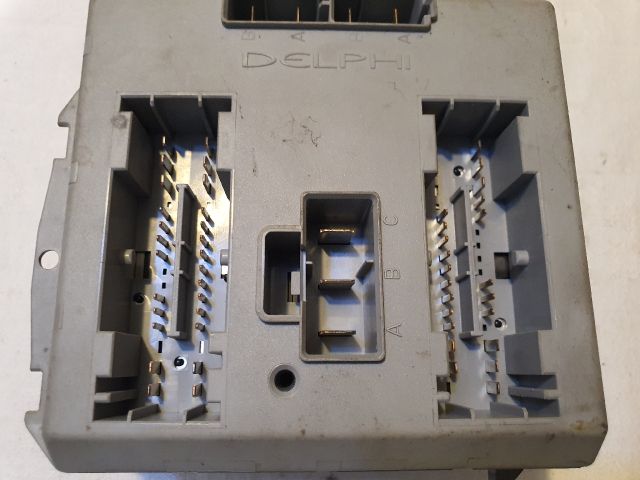 bontott FIAT DOBLO Biztosítéktábla Motortér