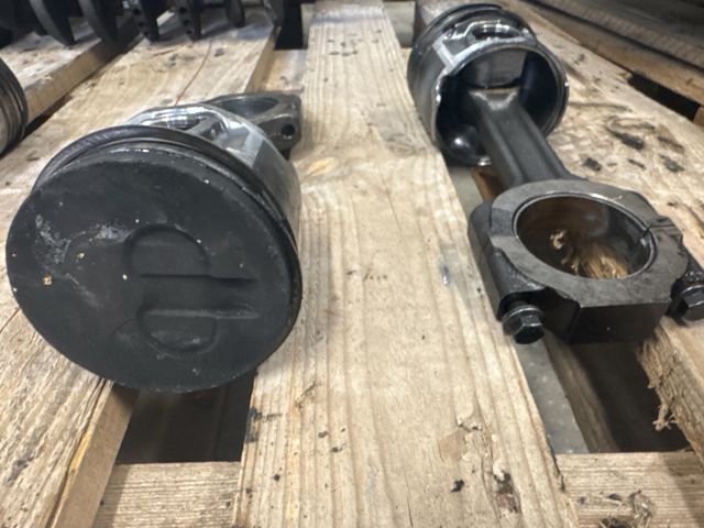 bontott FIAT DOBLO Dugattyú és Hajtókar