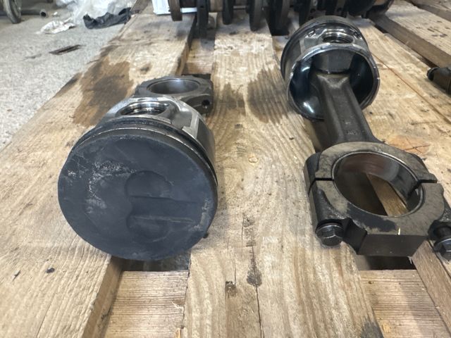 bontott FIAT DOBLO Dugattyú és Hajtókar