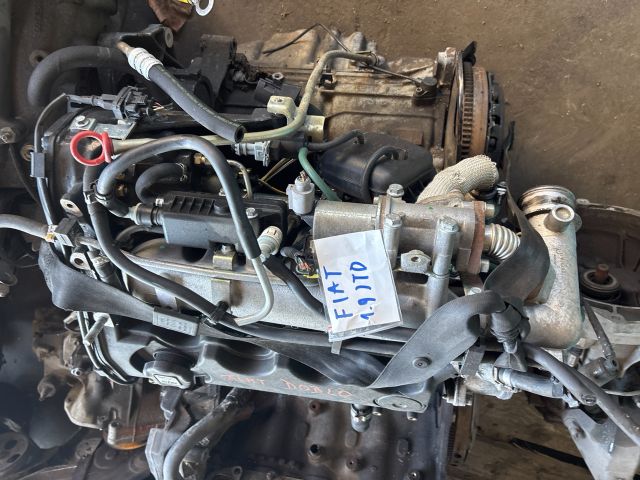 bontott FIAT DOBLO Motor (Fűzött blokk hengerfejjel)