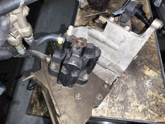 bontott FIAT DOBLO Nagynyomású Szivattyú