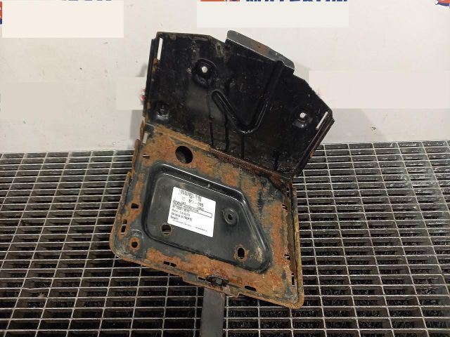 bontott FIAT DOBLO Akkumulátor Tartó