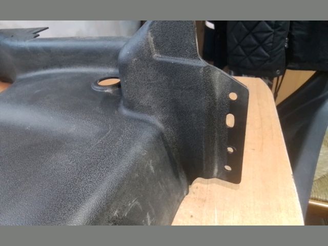 bontott FIAT DOBLO Bal B Oszlop Díszléc