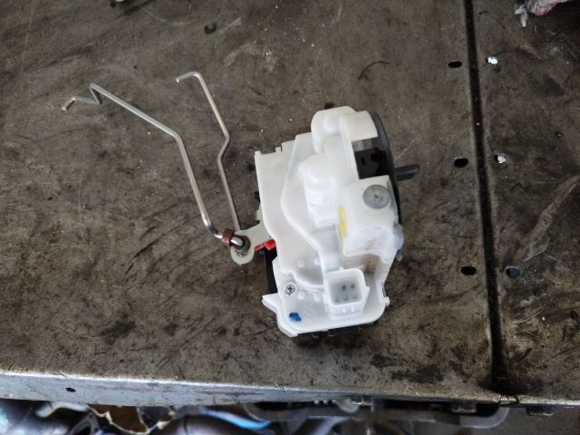 bontott FIAT DOBLO Bal Csomagtérajtó Zárszerkezet