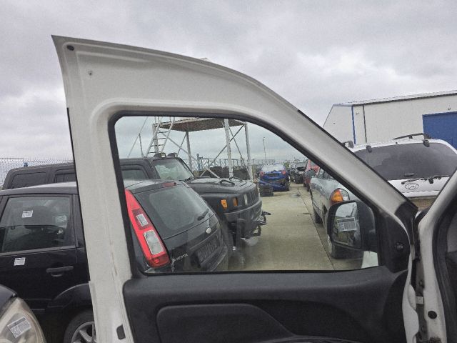 bontott FIAT DOBLO Bal első Ablak