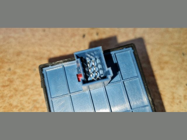 bontott FIAT DOBLO Bal első Ablakemelő Kapcsoló