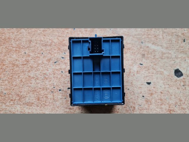 bontott FIAT DOBLO Bal első Ablakemelő Kapcsoló