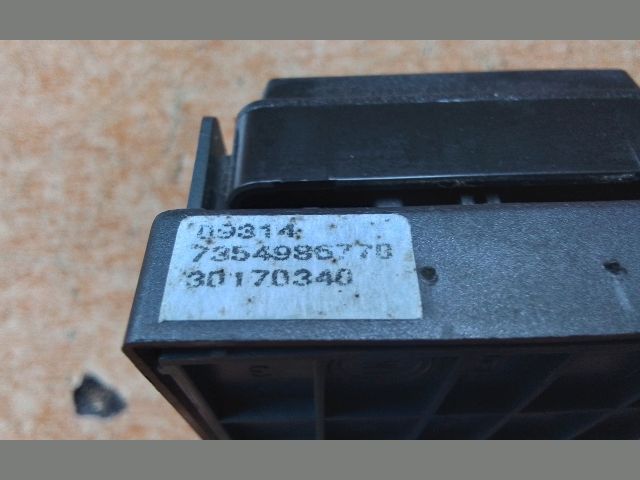 bontott FIAT DOBLO Bal első Ablakemelő Kapcsoló