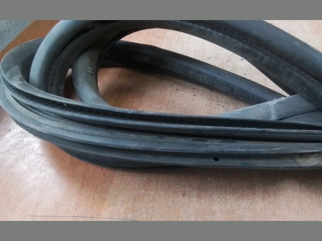 bontott FIAT DOBLO Bal első Gumikéder