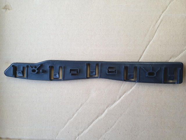 bontott FIAT DOBLO Bal első Lökhárító Tartó (Műanyag)