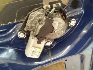 bontott FIAT DOBLO Bal hátsó Ablaktörlő Motor